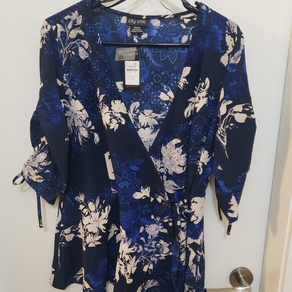 City Chic Cross Over Tie Top. New With Tags - Picture 6 of 9